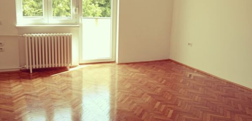 Trosoban stan na Žitnom Trgu