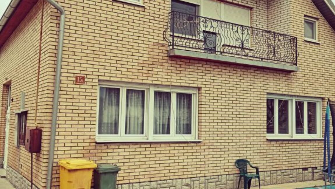 Spratna kuća u Dolji