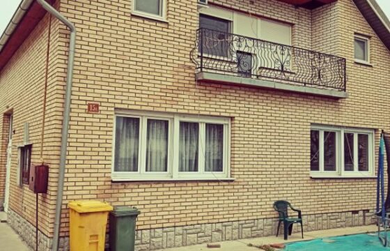 Spratna kuća u Dolji