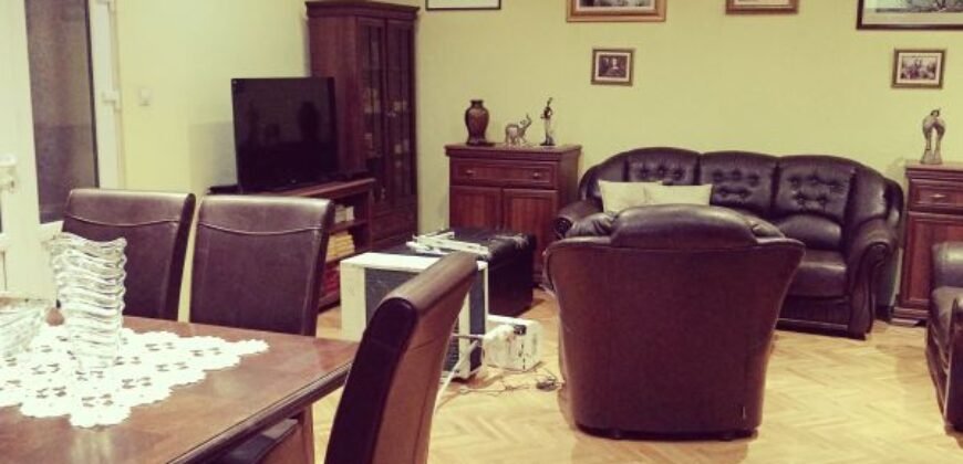 Spratna kuća u Dolji