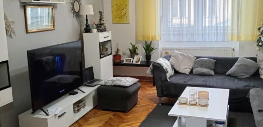 Dve kuće u Centru Zrenjanina