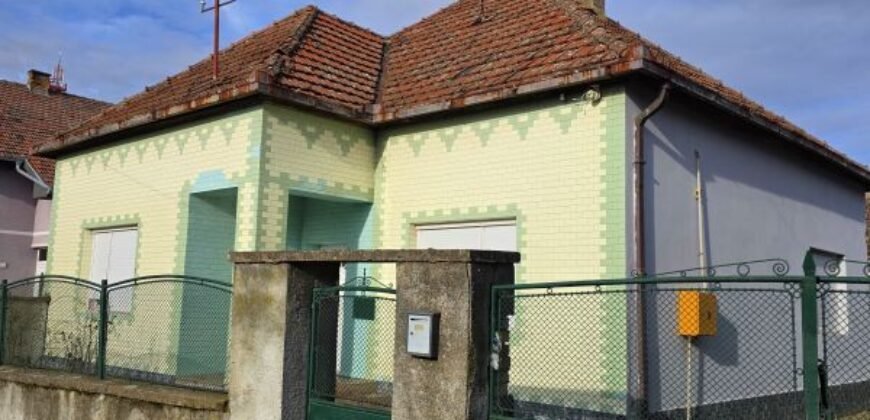 Kuća u centru Ečke