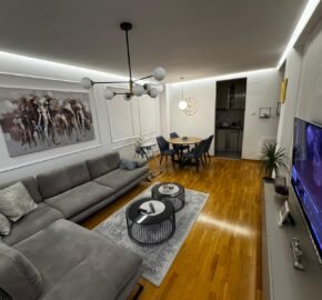 Trosoban stan u Maloj Americi