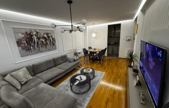 Trosoban stan u Maloj Americi