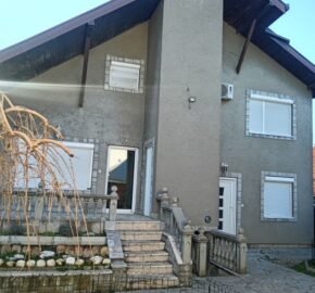 Spratna kuća na Duvanici