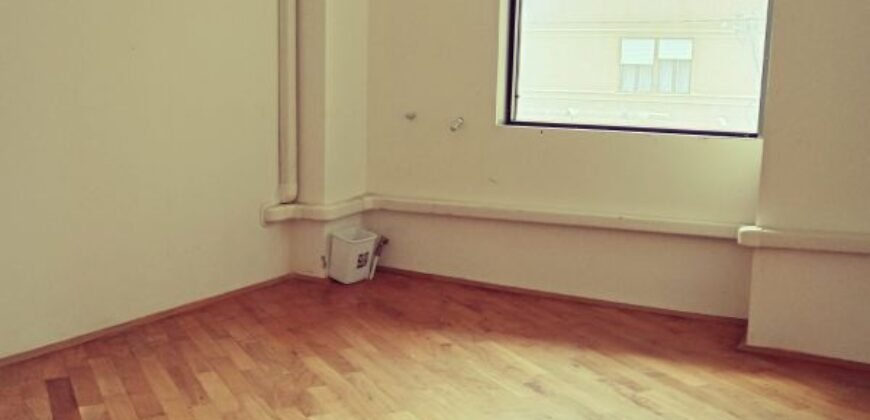 Trosoban stan u Centru