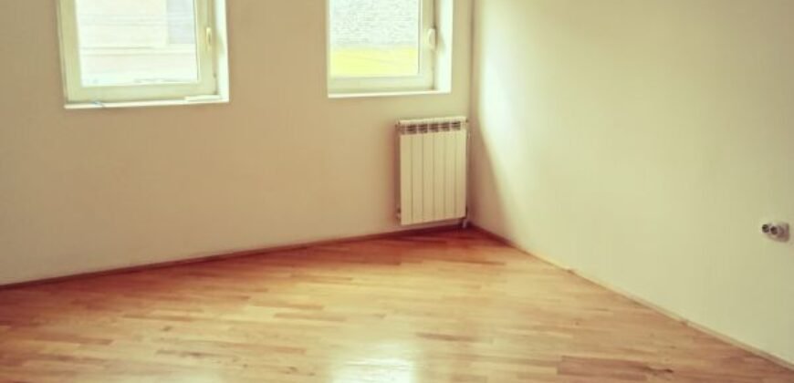 Trosoban stan u Centru