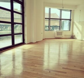 Trosoban stan u Centru