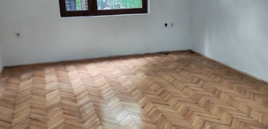 Kuća sa potkrovljem na Zelenom Polju